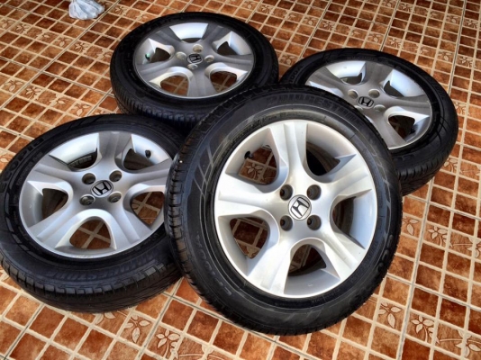แม็กhonda15"4รู+พร้อมยาง ปี12(มี1เส้น คนละลาย) ยกชุด3,500.฿*แยกแม็ก 2,700.บ