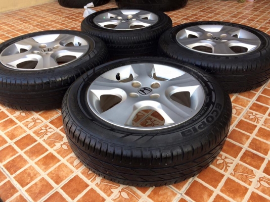 แม็กhonda15"4รู+พร้อมยาง ปี12(มี1เส้น คนละลาย) ยกชุด3,500.฿*แยกแม็ก 2,700.บ