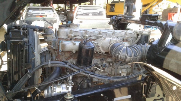 ขาย10ล้อมิตซู527 หัวคัชซี6เกียร์เดินหน้า เครื่อง195 เครื่องเดิมเกียร์เดิม เบรคใหญ่เพลาบุ๋ม เฟืองท้ายลาย ทำสีใหม่หมดยางใหม่10เส้นรถสวยสภาพพร้อมใช้