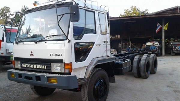 ขาย10ล้อมิตซู527 หัวคัชซี6เกียร์เดินหน้า เครื่อง195 เครื่องเดิมเกียร์เดิม เบรคใหญ่เพลาบุ๋ม เฟืองท้ายลาย ทำสีใหม่หมดยางใหม่10เส้นรถสวยสภาพพร้อมใช้