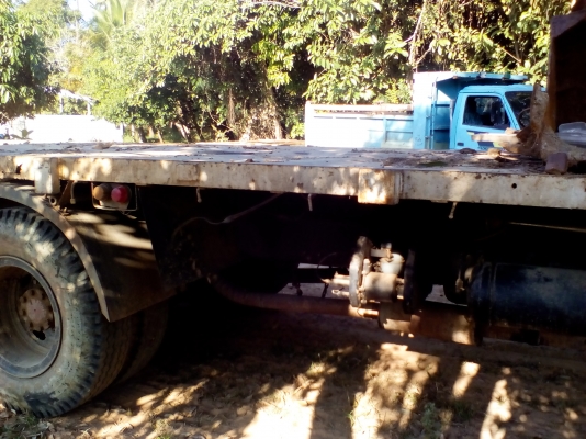 กระบะพื้นเรียบ