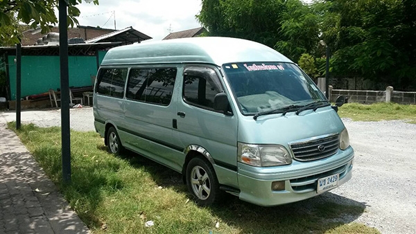 รถตู้หัวจรวด หลังคาสูงแท้ เครื่องดีมาก ภายใน VIP พร้อมใช้ ราคาถูก