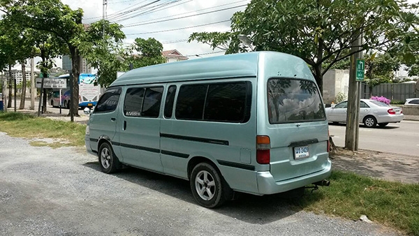 รถตู้หัวจรวด หลังคาสูงแท้ เครื่องดีมาก ภายใน VIP พร้อมใช้ ราคาถูก