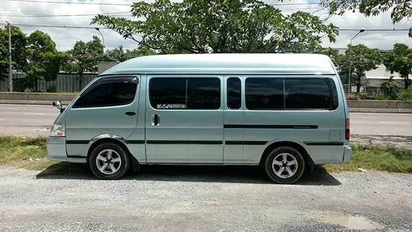 รถตู้หัวจรวด หลังคาสูงแท้ เครื่องดีมาก ภายใน VIP พร้อมใช้ ราคาถูก