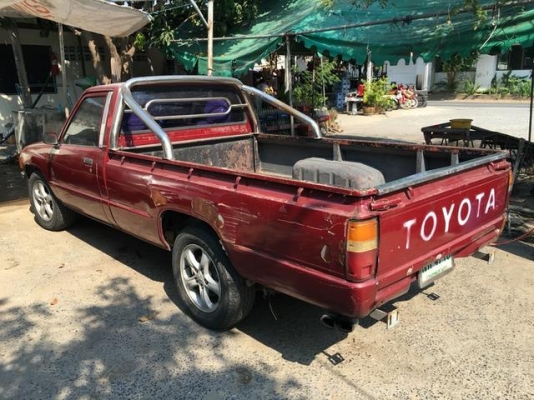 84 toyota Hero 2400 รถสวยเดิมๆ 84 toyota Hero 2400 รถสวยเดิมๆ