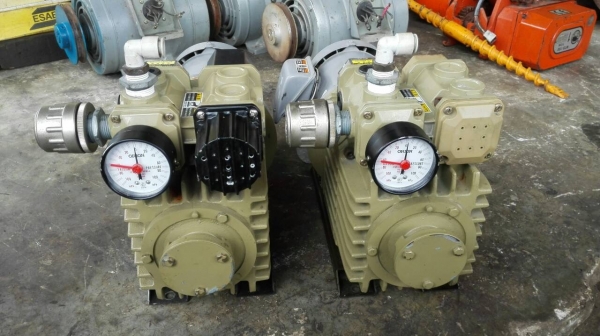 Sell>> เครื่องแวคคัมสูญญากาศ Made in Japan มอเตอร์ 1 HP. สลับสายเป็น 380V. ของใหม่ยังไม่เคยใช้งาน