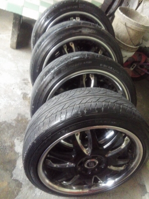 แม็ก 17 กว้าง 7.5 หน้าตื้นหลังลึก ติดยางดันลอป ราคา 6900 บาท