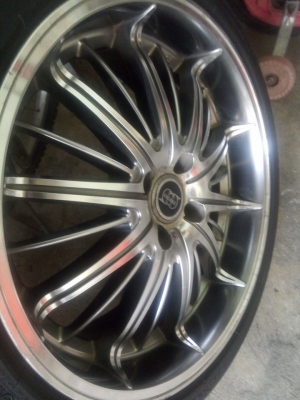 แม็ก 17 กว้าง 7.5 ออฟ 42 แนววีไอพี 6900 บาท แม็ก 17 กว้าง 7.5 ออฟ 42 แนววีไอพี 6900 บาท