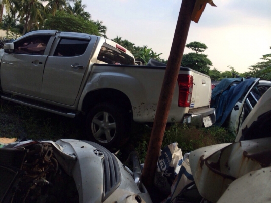 อีซูซุ ออนนิวส์ไฮเเลนเดอร์ เครื่อง2500 ปี14 โอนลอยบุคลหรือเเยกขายได้ทุกอย่างมีหลายรุ่นเก๋งเเละกระบะ