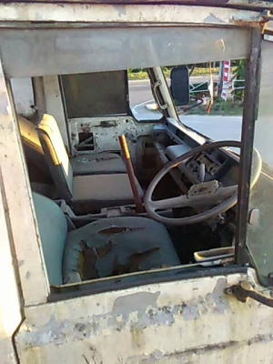 ขายรถบรรทุก 6 ล้อติดเครน NISSAN 140 แรงม้า กระบะคาร์โก้ ติดเครน ยาง 900 ราคา 200000