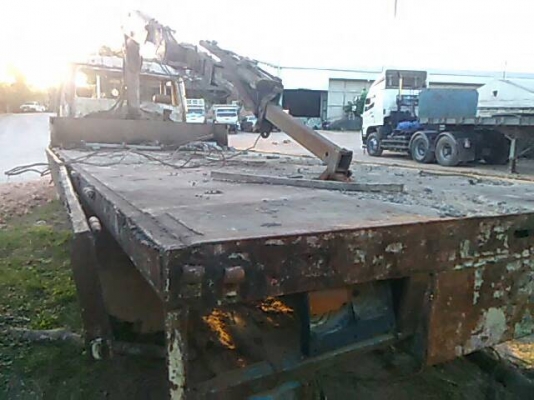 ขายรถบรรทุก 6 ล้อติดเครน NISSAN 140 แรงม้า กระบะคาร์โก้ ติดเครน ยาง 900 ราคา 200000