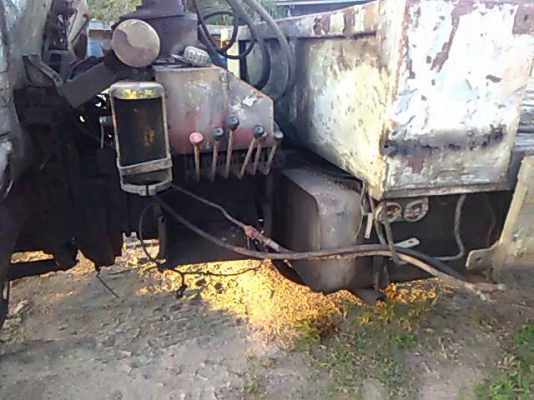 ขายรถบรรทุก 6 ล้อติดเครน NISSAN 140 แรงม้า กระบะคาร์โก้ ติดเครน ยาง 900 ราคา 200000