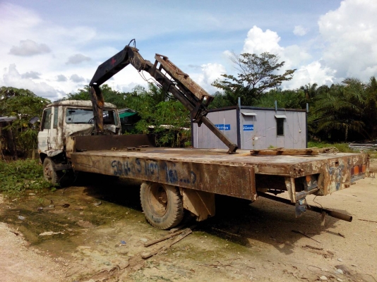 ขายรถบรรทุก 6 ล้อติดเครน NISSAN 140 แรงม้า กระบะคาร์โก้ ติดเครน ยาง 900 ราคา 200000