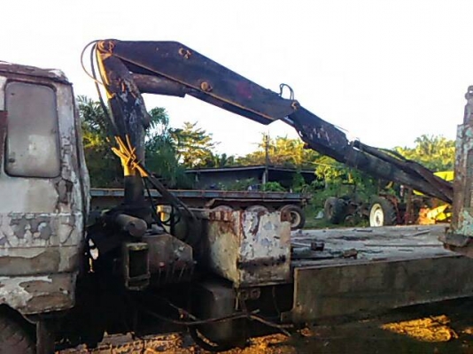 ขายรถบรรทุก 6 ล้อติดเครน NISSAN 140 แรงม้า กระบะคาร์โก้ ติดเครน ยาง 900 ราคา 200000