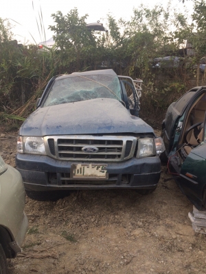 ซากรถฟรอดหัวเดียว เครื่อง2500 โอนลอยปี05หรือเเยกขายเป็นอะไหลได้หมดมีหลายรุ่นเก๋งเเละกระบะ สนใจสอบถามได้เลย