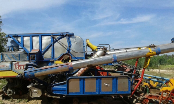 ขายรถเกี่ยวข้าว ศักดิ์พัฒนาการเกษตร เครื่อง 6D16 195 แรงม้า รถพร้อมใช้ครับ