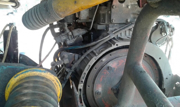 ขายรถเกี่ยวข้าว ศักดิ์พัฒนาการเกษตร เครื่อง 6D16 195 แรงม้า รถพร้อมใช้ครับ