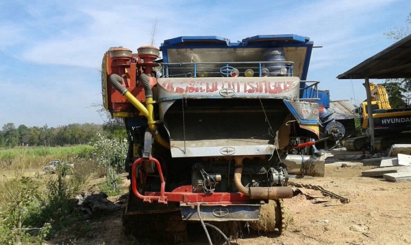 ขายรถเกี่ยวข้าว ศักดิ์พัฒนาการเกษตร เครื่อง 6D16 195 แรงม้า รถพร้อมใช้ครับ