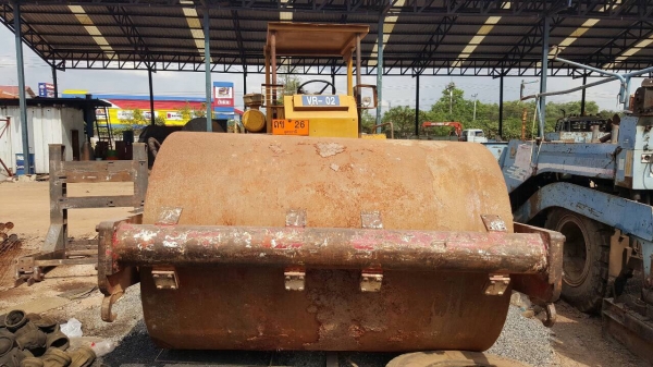 ขาย รถบดสั่นสะเทือน SAKAI 4X4 เอกสารเล่มทะเบียนครบ รถพร้อมใช้งาน