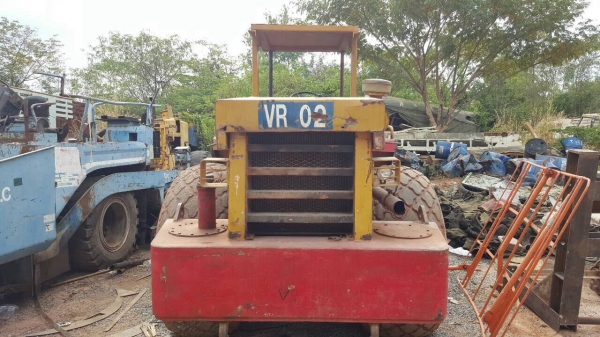 ขาย รถบดสั่นสะเทือน SAKAI 4X4 เอกสารเล่มทะเบียนครบ รถพร้อมใช้งาน