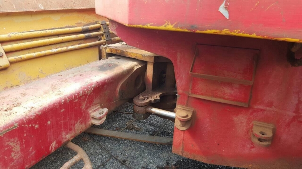 ขาย รถบดสั่นสะเทือน SAKAI 4X4 เอกสารเล่มทะเบียนครบ รถพร้อมใช้งาน