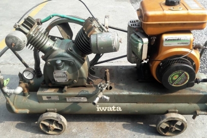 ขาย ปั๊มลม IWATA เครื่อง KAWASAKI FG270 เก่าญี่ปุ่น ราคา 18,500