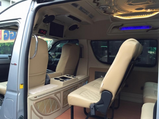 โทร 0922726669 คุณตันหยง รถตู้เบสมือสองฝั่งธน รถตู้ดีเซลล์ ปี 2006 แต่งวีไอพี ราคา 669,000 บาท