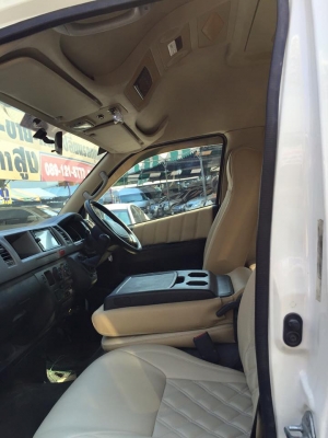 ดาวน์ 109,000 บาทโทร 0922726669 คุณตันหยง รถตู้เบสมือสองฝั่งธน รถตู้ เบนซิน CNG แต่งวีไอพี ปี 2011 เบาะ 4แถว