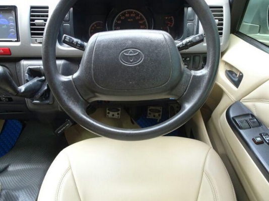 โทร 0922726669 คุณตันหยง รถตู้เบสมือสองฝั่งธน รถตู้ดีเซลล์ ปี 2013 แต่งวีไอพี แอร์บัส เบาะหนัง 4 แถว ราคา 1049000 บาท