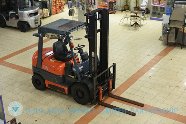 ขายรถโฟล์คลิฟท์มือสอง TOYOTA รุ่น 6FG25-15920 ราคา xxx,xxx บาท สภาพเดิมจากญี่ปุ่น