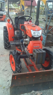 ขายรถไถKUBOTA KRT140  พร้อมใช้ สวยๆ สีเดิมๆ แรงๆ