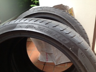 ยาง P-ZERO 235/35/19 เเละ 295/30/19