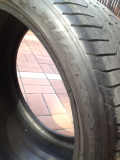 ยาง P-ZERO 235/35/19 เเละ 295/30/19