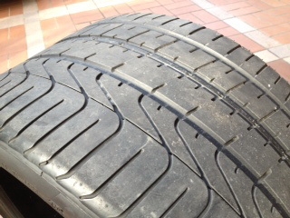 ยาง P-ZERO 235/35/19 เเละ 295/30/19