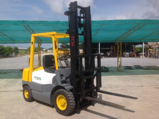 ขายรถฟอร์คลิฟต์TCMรุ่นFD25z5นำเข้าจากญี่ปุ่น ไม่เคยใช้งานในไทย มีใบอินวอย เครื่องดีเซลอีซูซุ4สูบ ยกได้2.5ตัน เสาสูง4เมตร ยางตัน4เส้น สภาพดีพร้อมใช้งาน  2.ขายรถฟอร์คลิฟต์TCMรุ่นFVD30z7นำเข้าจากญี่ปุ่น ไม่เคยใช้งานในไทย มีใบอินวอย เครื่องดีเซลอีซูซุ4สูบ ยกไ
