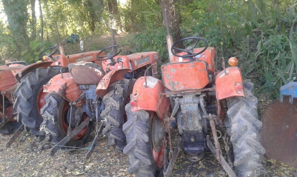 คูโบต้าหลายรุ่นหลายขนานครับ