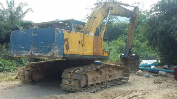 รถแมคโค ยี่ห้อ ซูมิโตโม่ รุ่น FTWO  ขนาด PC200  เอวแน่น  เครื่องดี