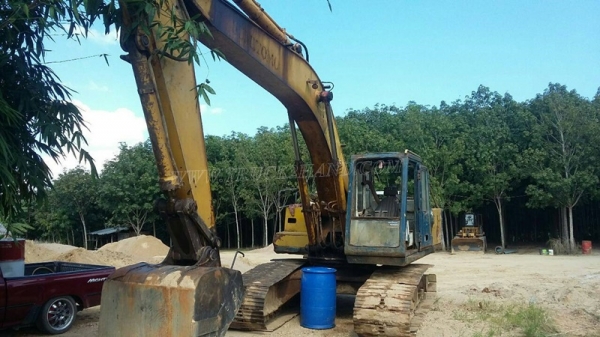 รถแมคโค ยี่ห้อ ซูมิโตโม่ รุ่น FTWO  ขนาด PC200  เอวแน่น  เครื่องดี