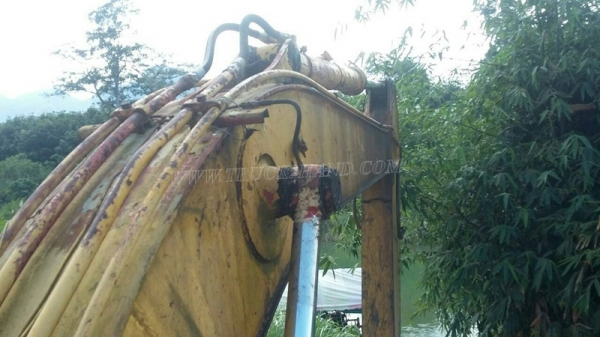 รถแมคโค ยี่ห้อ ซูมิโตโม่ รุ่น FTWO  ขนาด PC200  เอวแน่น  เครื่องดี