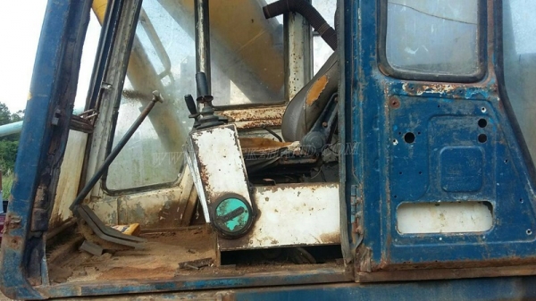 รถแมคโค ยี่ห้อ ซูมิโตโม่ รุ่น FTWO  ขนาด PC200  เอวแน่น  เครื่องดี