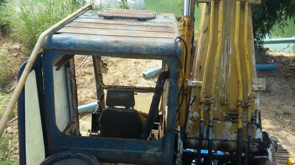 รถแมคโค ยี่ห้อ ซูมิโตโม่ รุ่น FTWO  ขนาด PC200  เอวแน่น  เครื่องดี