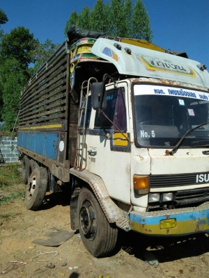 ขายรถ10ล้อ ร็อกกี้175แรง เครื่องดีแคชซีสวย สภาพพร้อมใช้งาน เอกสารพร้อมโอน ราคา420,000 สนใจโทร 090-8588220คุณนะ 093-3258446คุณบิว หรือเข้าดูสินค้าอื่นๆได้ที่ www.truck.in.th/498 หรือเพจFacebook ณรงค์ ซื้อขายรถมือสอง (เว็บไซต์ส่วนตัว) หรือFacebook คุณนะ รถบ