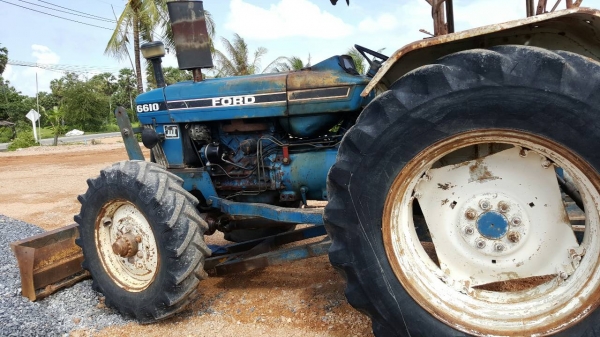 ขายรถไถ FORD 6610  2 เพลา ใบมีดดันหน้า 7 จาน เอกสารเล่มทะเบียน ราคา 380000