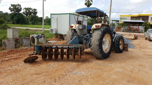 ขายรถไถ FORD 6610  2 เพลา ใบมีดดันหน้า 7 จาน เอกสารเล่มทะเบียน ราคา 380000