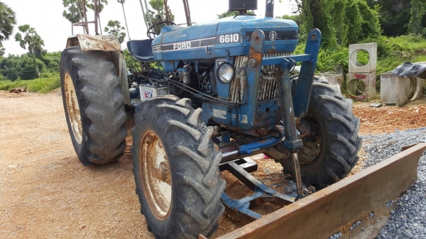 ขายรถไถ FORD 6610  2 เพลา ใบมีดดันหน้า 7 จาน เอกสารเล่มทะเบียน ราคา 380000