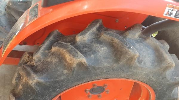 ขายรถไถคูโบต้าB2420พร้อมใบมีด+ผาน5 ขายรถไถคูโบต้าB2420พร้อมใบมีด+ผาน5