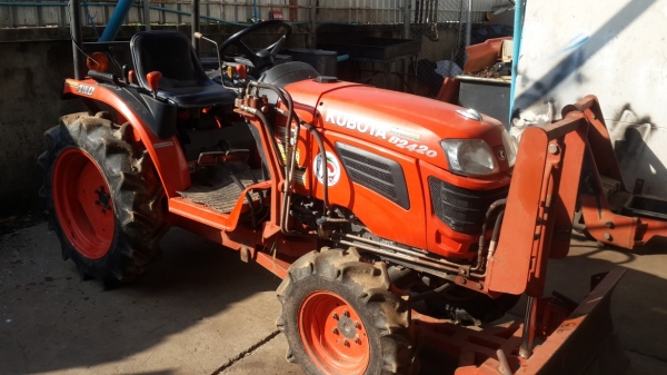 ขายรถไถคูโบต้าB2420พร้อมใบมีด+ผาน5 ขายรถไถคูโบต้าB2420พร้อมใบมีด+ผาน5