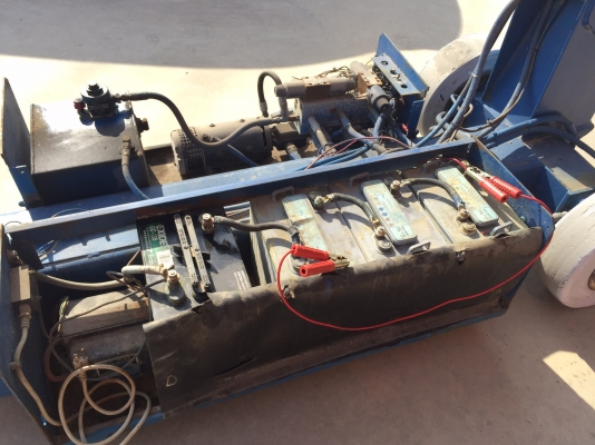 1.ขายรถกระเช้าUP-LIGHTมือสองญี่ปุ่น สูง6.10เมตร ใช้ไฟ24V ขาย85000บาท 2.ขายรถกระเช้า AICHIรุ่นSV120 สูง12เมตร เครื่องดีเซล พร้อมใช้งาน