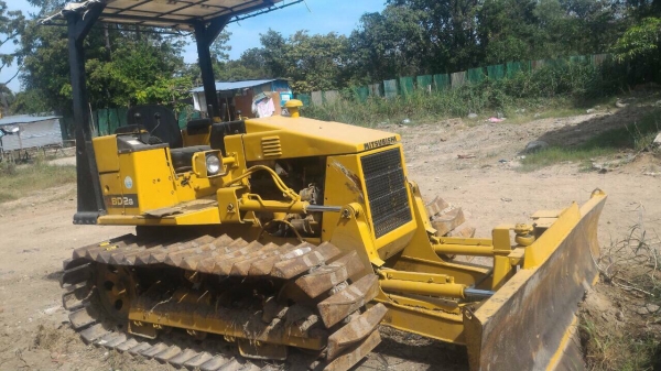 ขายครับ รถแทรกเตอร์ BD2G พร้อมใช้งานครับ