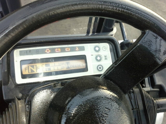 nissanรุ่นใหม่ ขนาด3ตัน เสาสูง4ม.งาสไลด์ เกียร์ออร์โต้ เครื่องยนต์ดีเซลQD32 ใช้งานน้อยกว่า4000ชั่วโมง